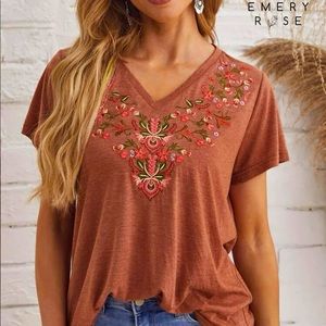 Emery Rose floral embroidered tee XL